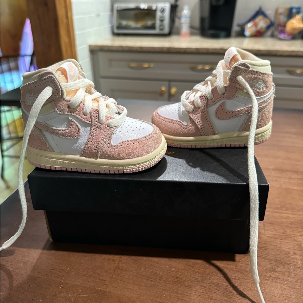 Nike Kids Sneakers - Pink and White